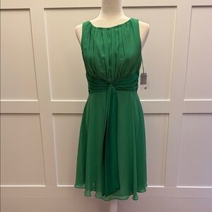 London Times Green Sleeveless Dress NWT Size 8
